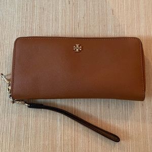 Tory Burch Tan Continental Full Zip Wallet